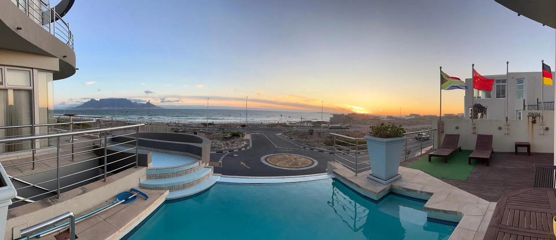 Oceansnest Guest House Bloubergstrand