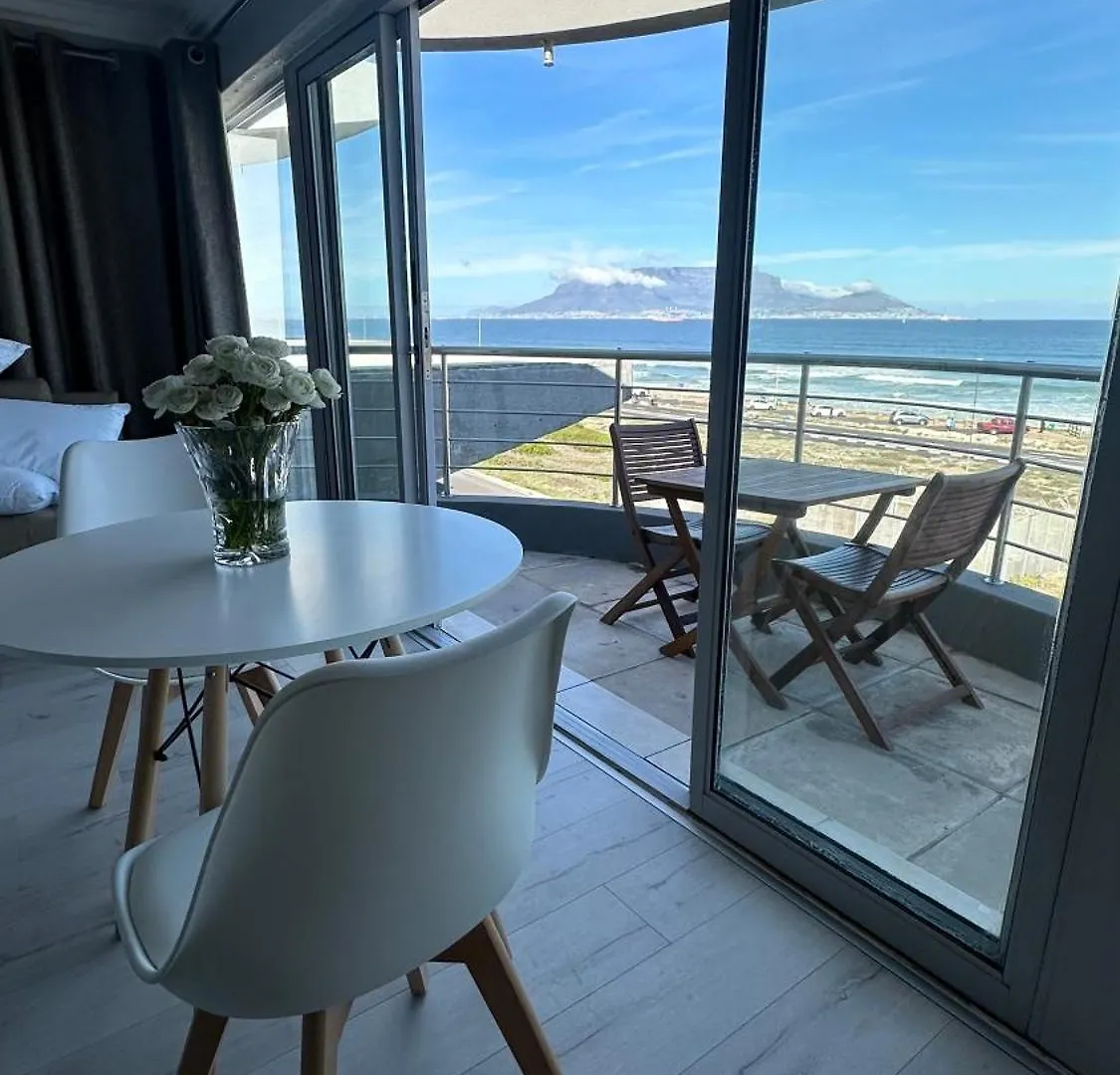 Oceansnest Guest House Bloubergstrand
