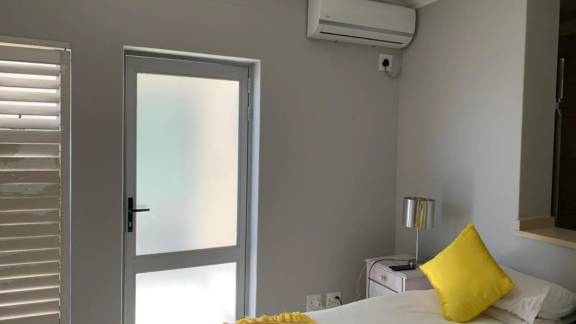 Oceansnest Guest House Bloubergstrand