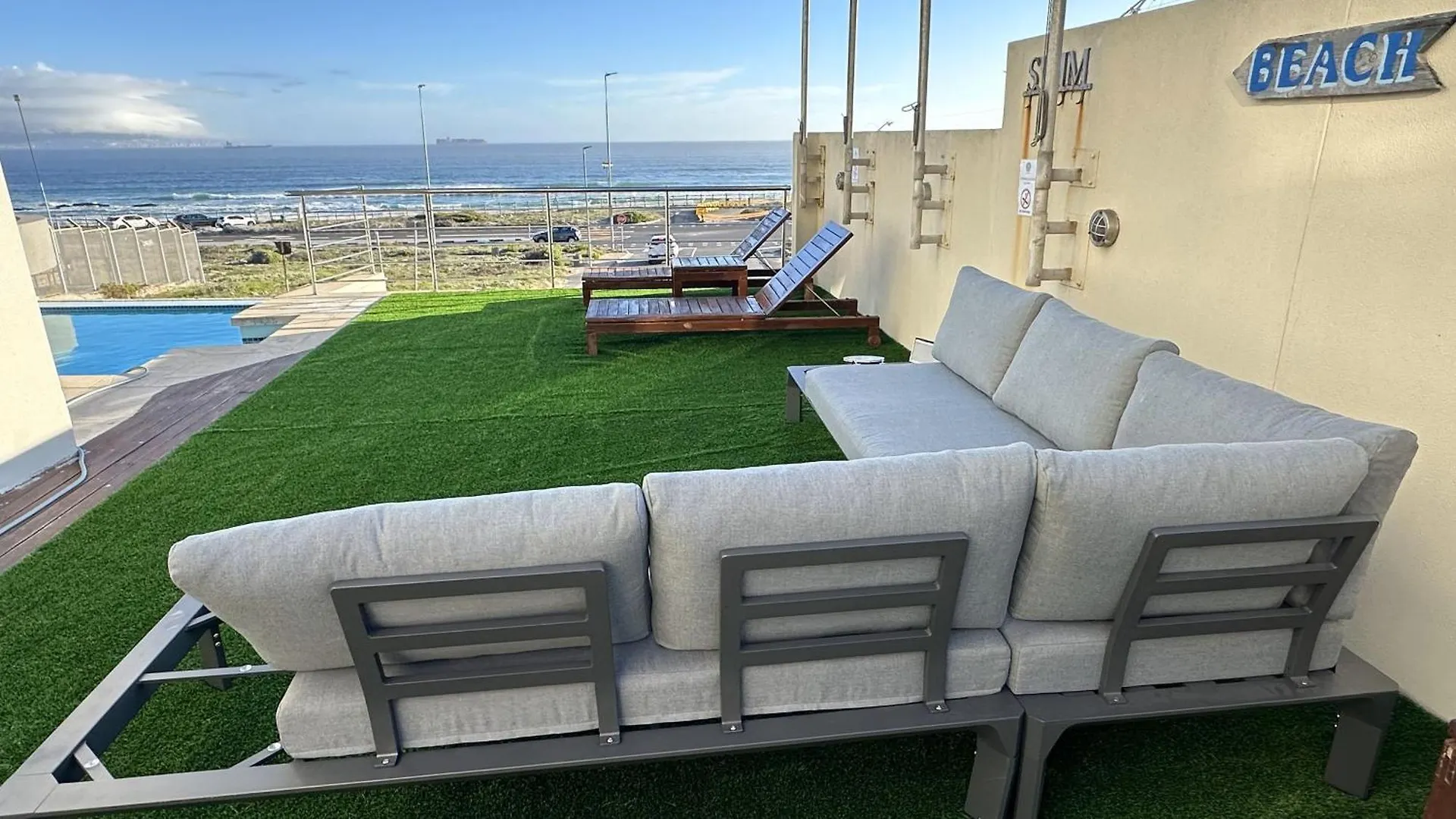 Oceansnest Guest House Bloubergstrand
