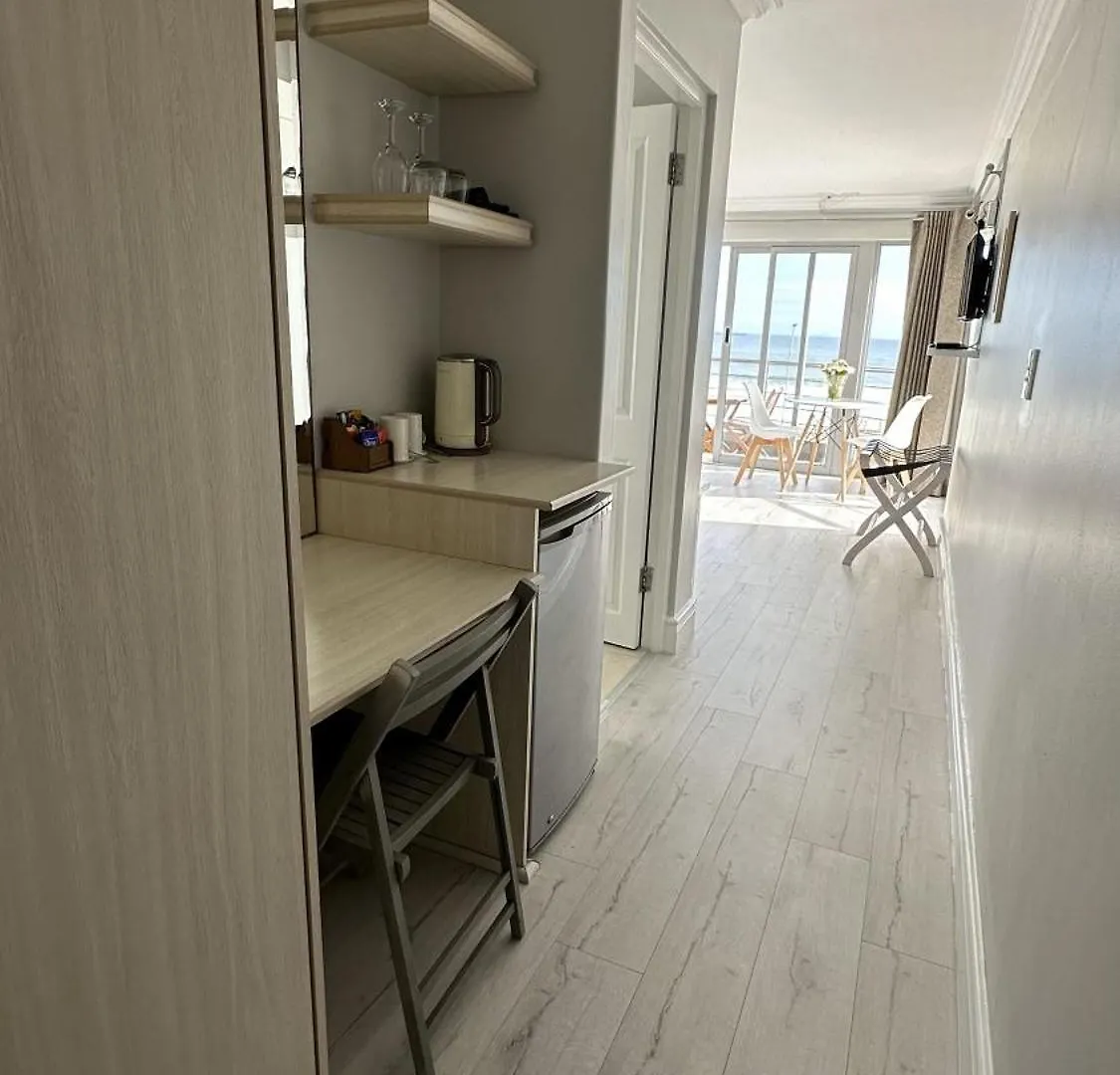 Oceansnest Guest House Bloubergstrand