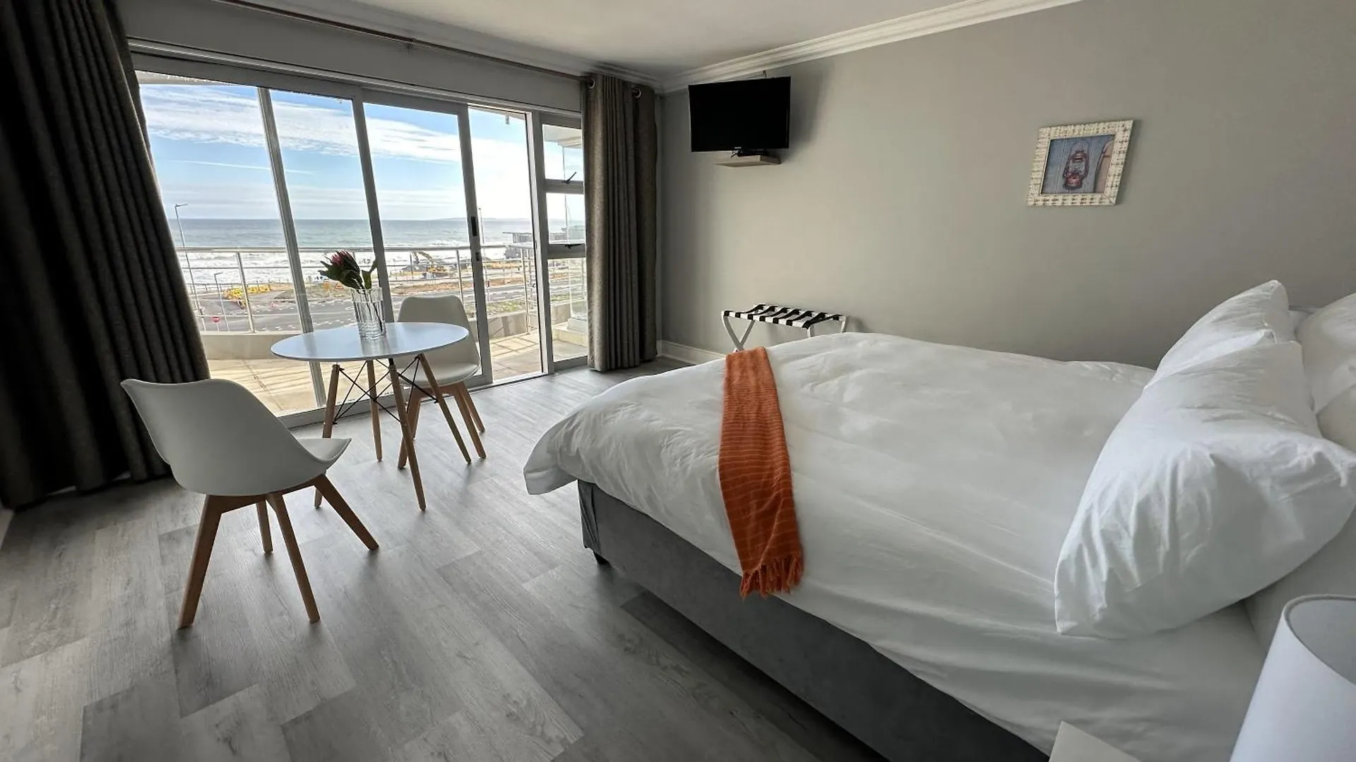 Oceansnest Guest House Bloubergstrand Güney Afrika