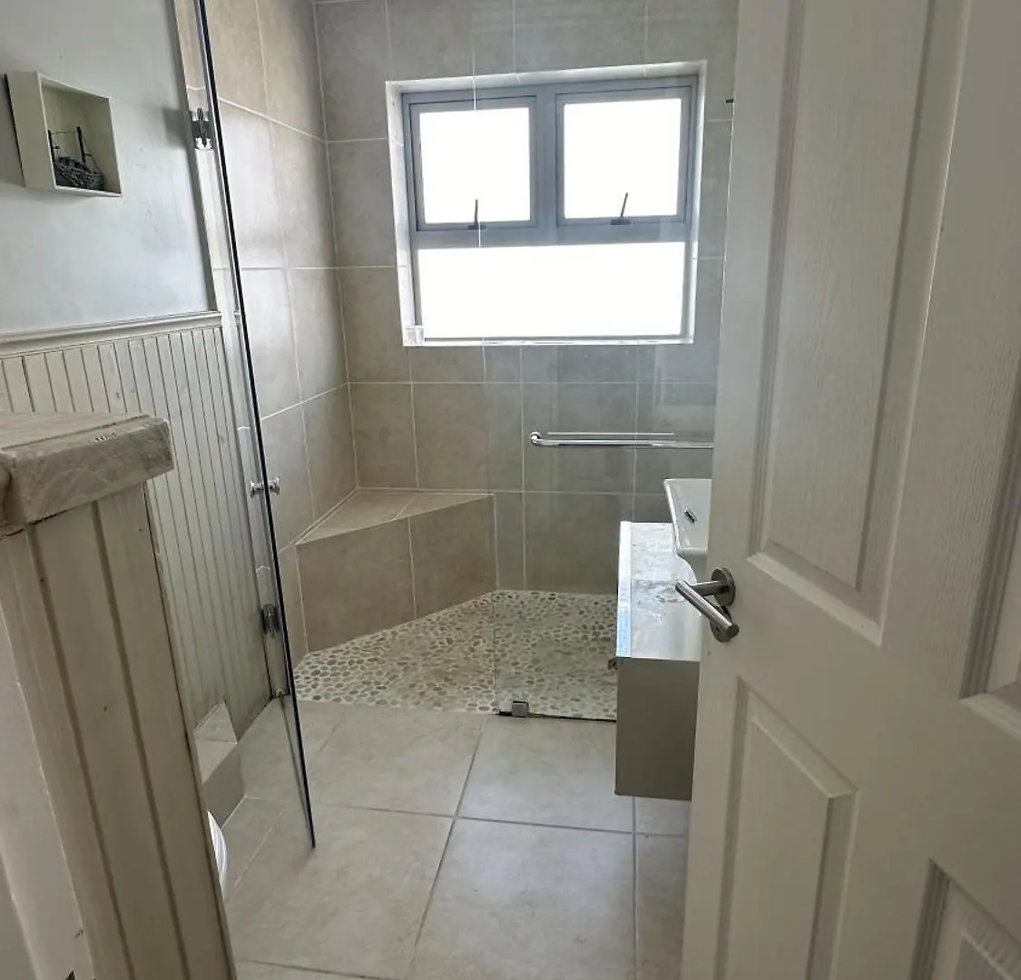 Oceansnest Guest House Bloubergstrand
