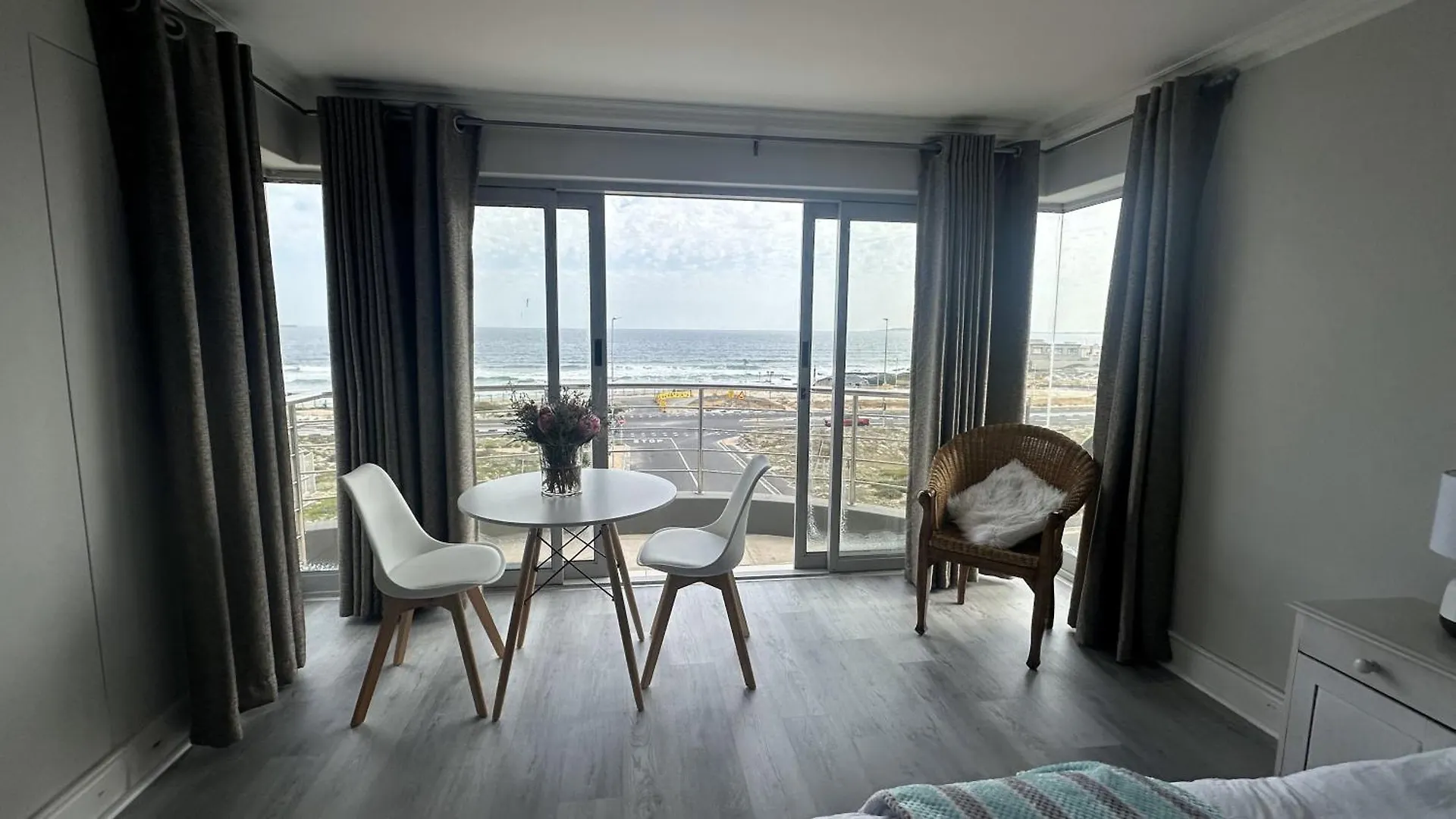 Oceansnest Guest House Bloubergstrand