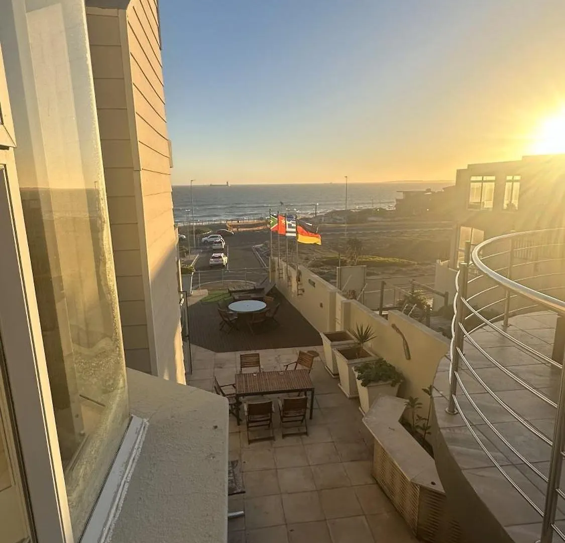 Oceansnest Guest House Bloubergstrand